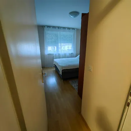 Apartment Stan Na Dan Centar S